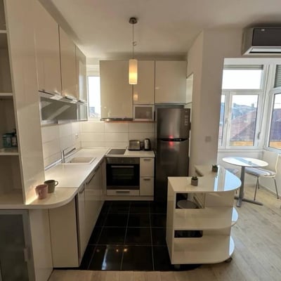 Аренда уютной 2-комнатной квартиры, 40 м², Врачар, Белград, Сербия